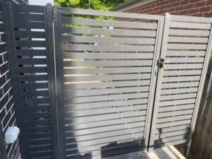 Aluminum Slat Gate
