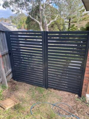 Aluminum Slats Gate Monument - Image 4