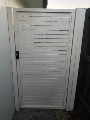 Aluminum Slats Gate Surfmist