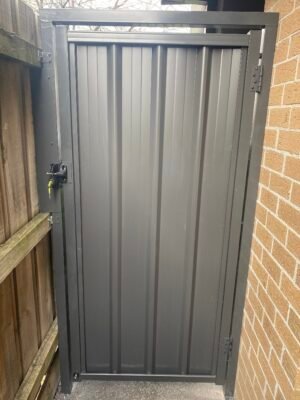 Colorbond Gate with crossbar frame - Image 2