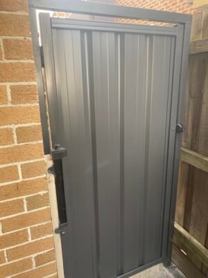 Colorbond Gate with crossbar frame - Image 3